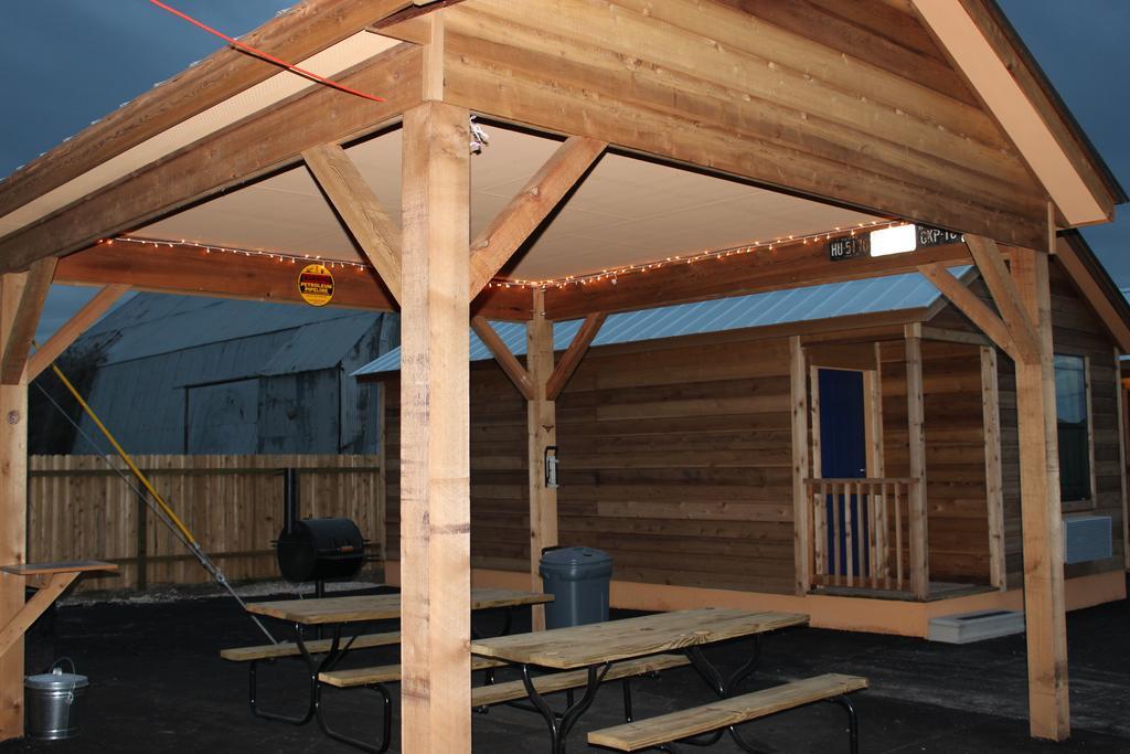 4K Lodges Poth Exterior photo